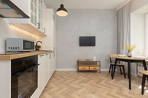 Atmospheric Apartment Walicow by Renters