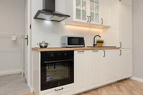 Atmospheric Apartment Walicow by Renters