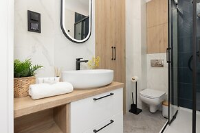 Atmospheric Apartment Walicow by Renters