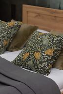 Atmospheric Apartment Walicow by Renters