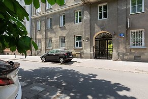 Atmospheric Apartment Walicow by Renters