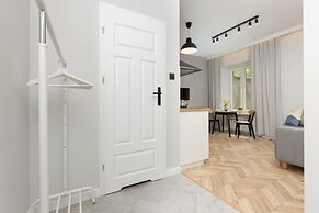 Atmospheric Apartment Walicow by Renters