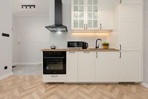 Atmospheric Apartment Walicow by Renters