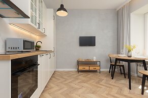 Atmospheric Apartment Walicow by Renters