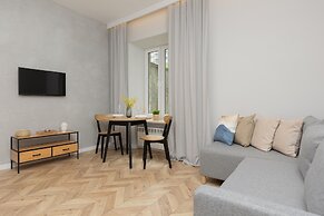 Atmospheric Apartment Walicow by Renters