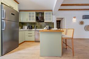 NAVALİA BEACH HOMES