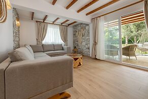 NAVALİA BEACH HOMES