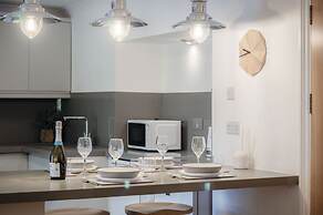 Flat 2 - 2 Bedroom Apartment - Tenby