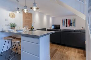 Flat 2 - 2 Bedroom Apartment - Tenby