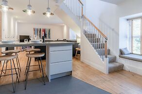 Flat 2 - 2 Bedroom Apartment - Tenby