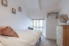 Flat 2 - 2 Bedroom Apartment - Tenby