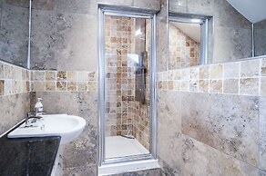 Flat 2 - 2 Bedroom Apartment - Tenby