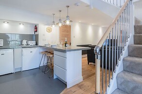 Flat 2 - 2 Bedroom Apartment - Tenby