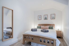 Flat 2 - 2 Bedroom Apartment - Tenby