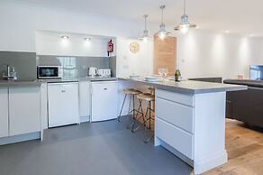 Flat 2 - 2 Bedroom Apartment - Tenby