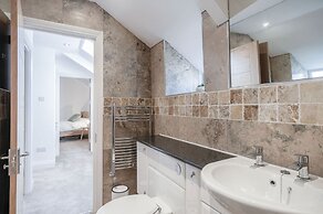 Flat 2 - 2 Bedroom Apartment - Tenby