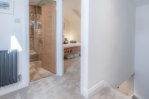 Flat 2 - 2 Bedroom Apartment - Tenby