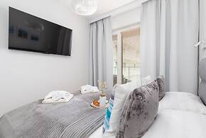 Polanki Aqua by Renters Prestige