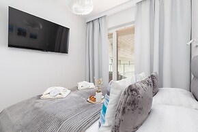 Polanki Aqua by Renters Prestige