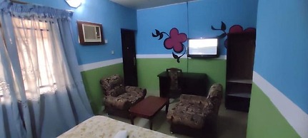 Townhall Hotel & Suites