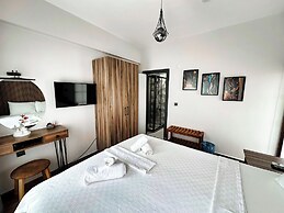 Tinos Otel & Bağ Evi (+12 Yaş)
