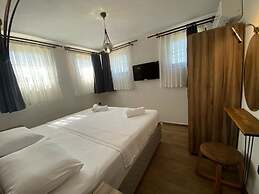 Tinos Otel & Bağ Evi (+12 Yaş)