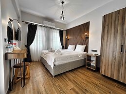 Tinos Otel & Bağ Evi (+12 Yaş)