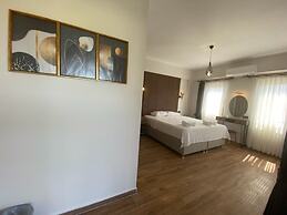 Tinos Otel & Bağ Evi (+12 Yaş)