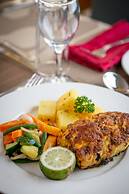 Source Of the Nile Hotel Namanve