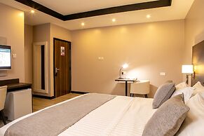 Source Of the Nile Hotel Namanve