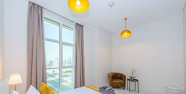 Marco Polo - Colorful Charm with Captivating City Views