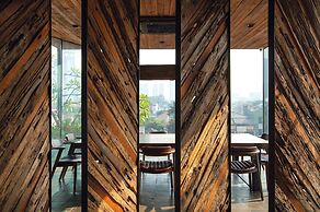 Miers Kuningan ARTOTEL Curated