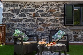 Basalt House B by Madeira Sun Travel