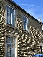 Immaculate 2-bed Apartment in Bury