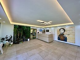 Bayan Mongolian Resort - Genghis Khan Statue