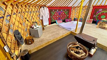 Bayan Mongolian Resort - Genghis Khan Statue