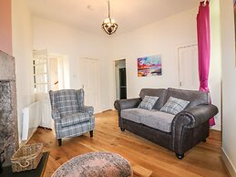 Holly Leaf Cottage - Drum Castle Estate