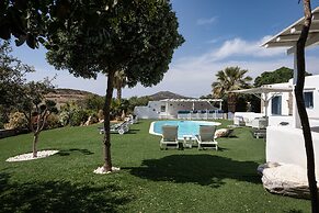 Villa Phos Paros