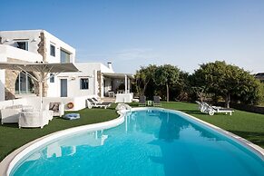 Villa Phos Paros