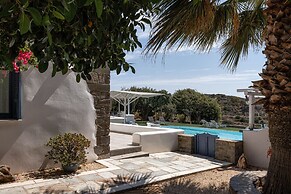 Villa Phos Paros