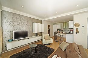 Bristol Exclusive 2 5 by Wonderful Italy