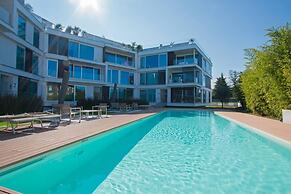 Bristol Exclusive 2 5 by Wonderful Italy