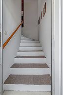 Spacious Apartment w Three Balconies and Parking