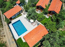 Nora Villa Bungalows
