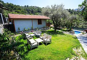 Nora Villa Bungalows