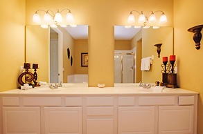 Vista Cay Luxury Lakeview 3 Bedroom Condo 3087