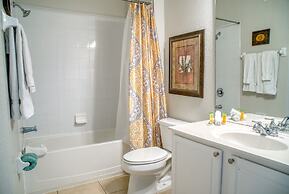 Vista Cay Luxury Lakeview 3 Bedroom Condo 3087