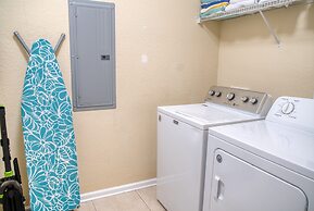 Vista Cay Luxury Lakeview 3 Bedroom Condo 3087