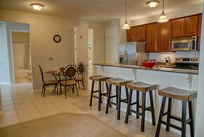 Vista Cay Luxury Lakeview 3 Bedroom Condo 3087