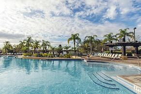 Vista Cay Luxury Lakeview 3 Bedroom Condo 3087